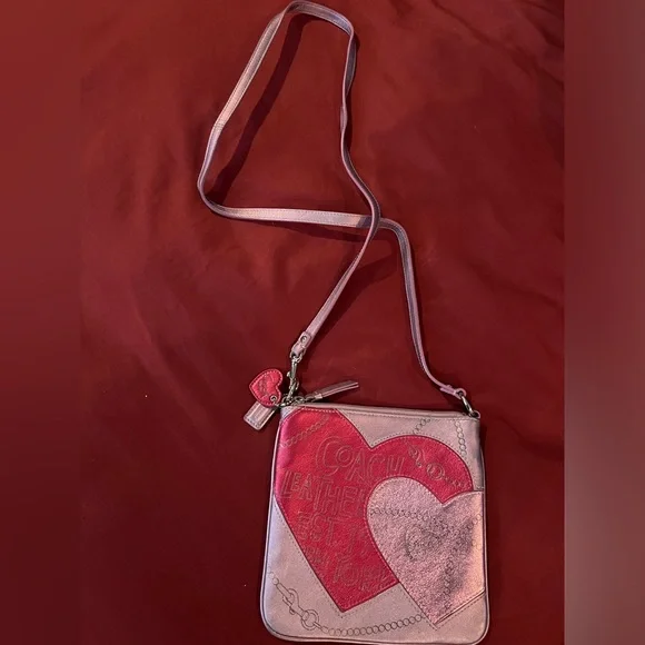 Coach Heart bag - Picture 2 of 4